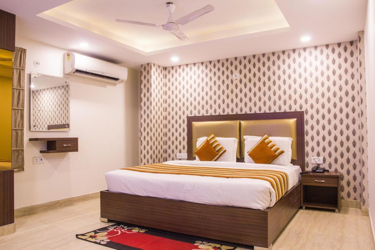 Hotel Pawan Plaza Near Sir Ganga Ram Hospital Delhi  Exterior photo