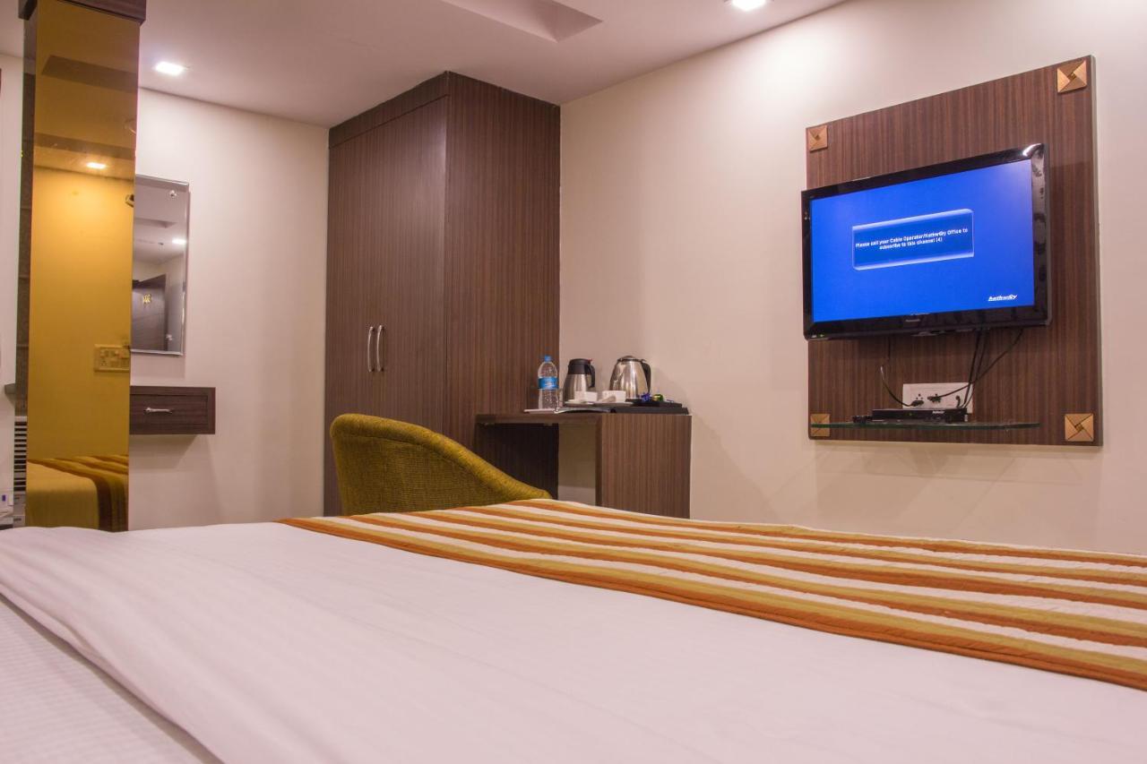Hotel Pawan Plaza Near Sir Ganga Ram Hospital Delhi  Exterior photo