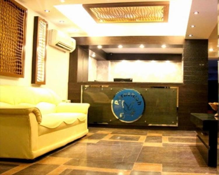 Hotel Pawan Plaza Near Sir Ganga Ram Hospital Delhi  Exterior photo