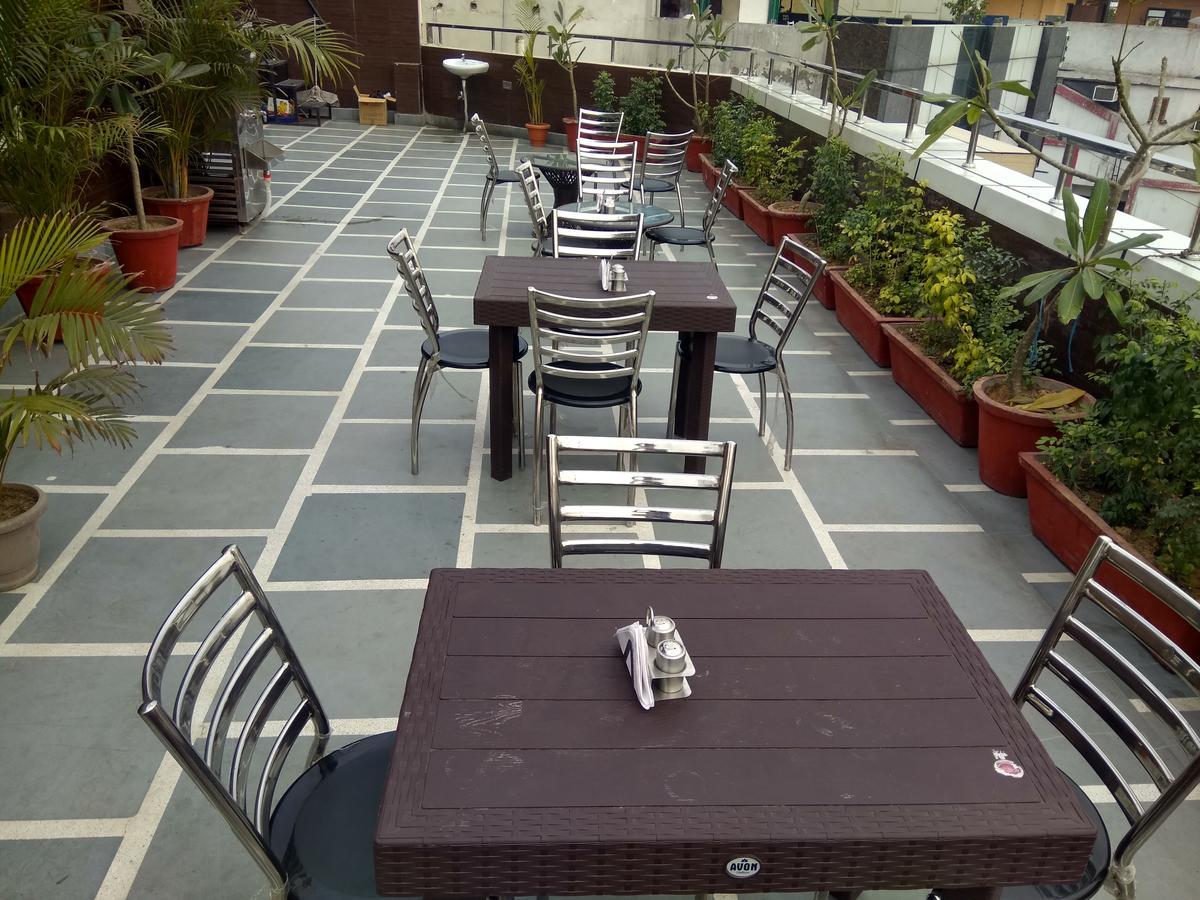 Hotel Pawan Plaza Near Sir Ganga Ram Hospital Delhi  Exterior photo