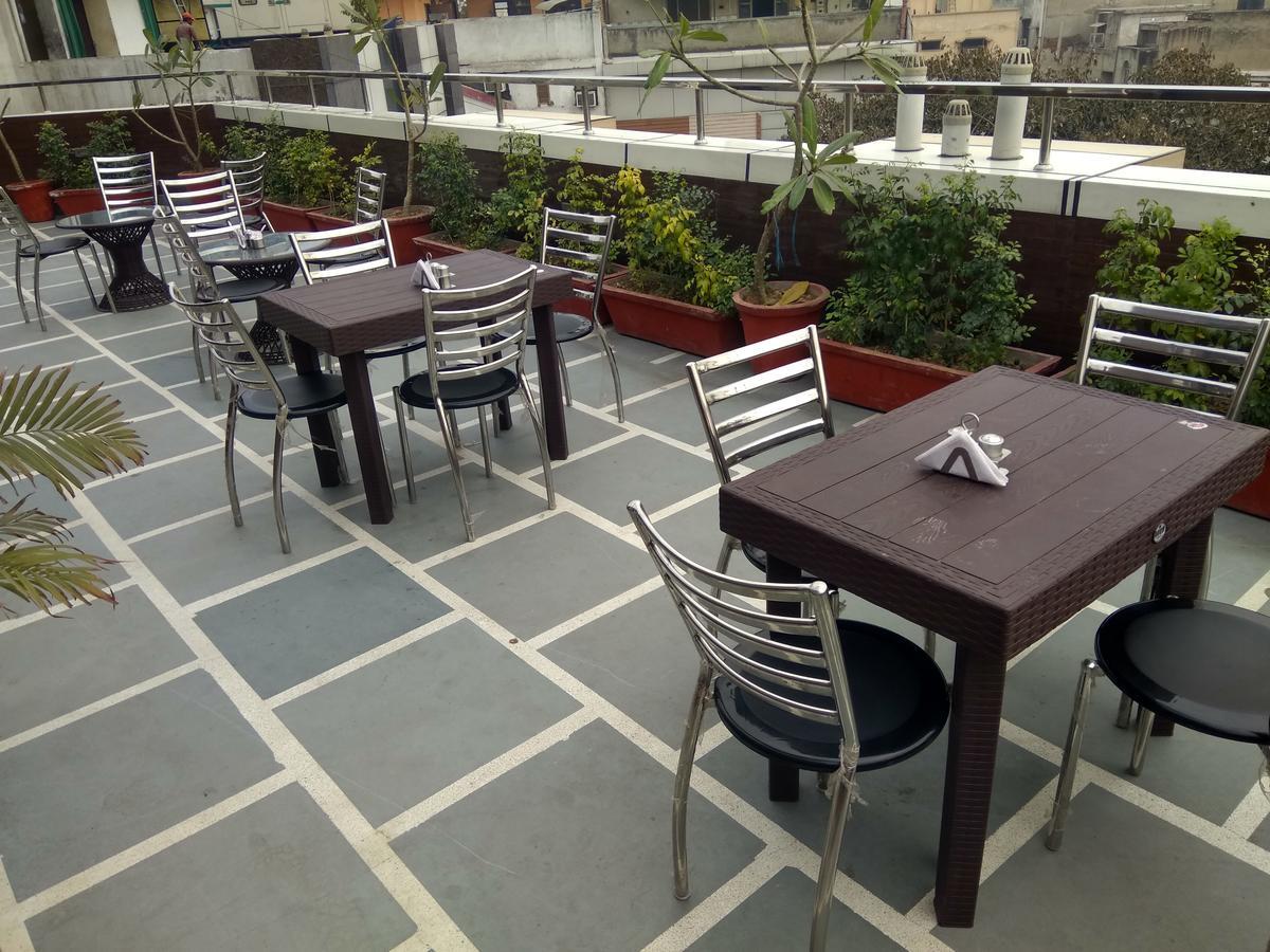 Hotel Pawan Plaza Near Sir Ganga Ram Hospital Delhi  Exterior photo