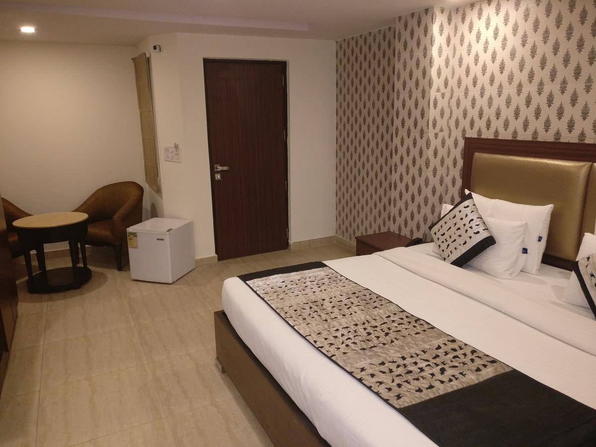 Hotel Pawan Plaza Near Sir Ganga Ram Hospital Delhi  Exterior photo